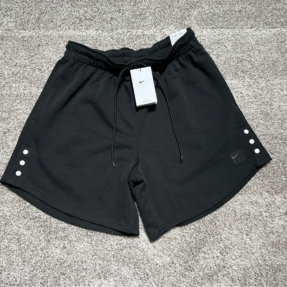 Nike fly basketball sweat shorts NWT medium Nike M